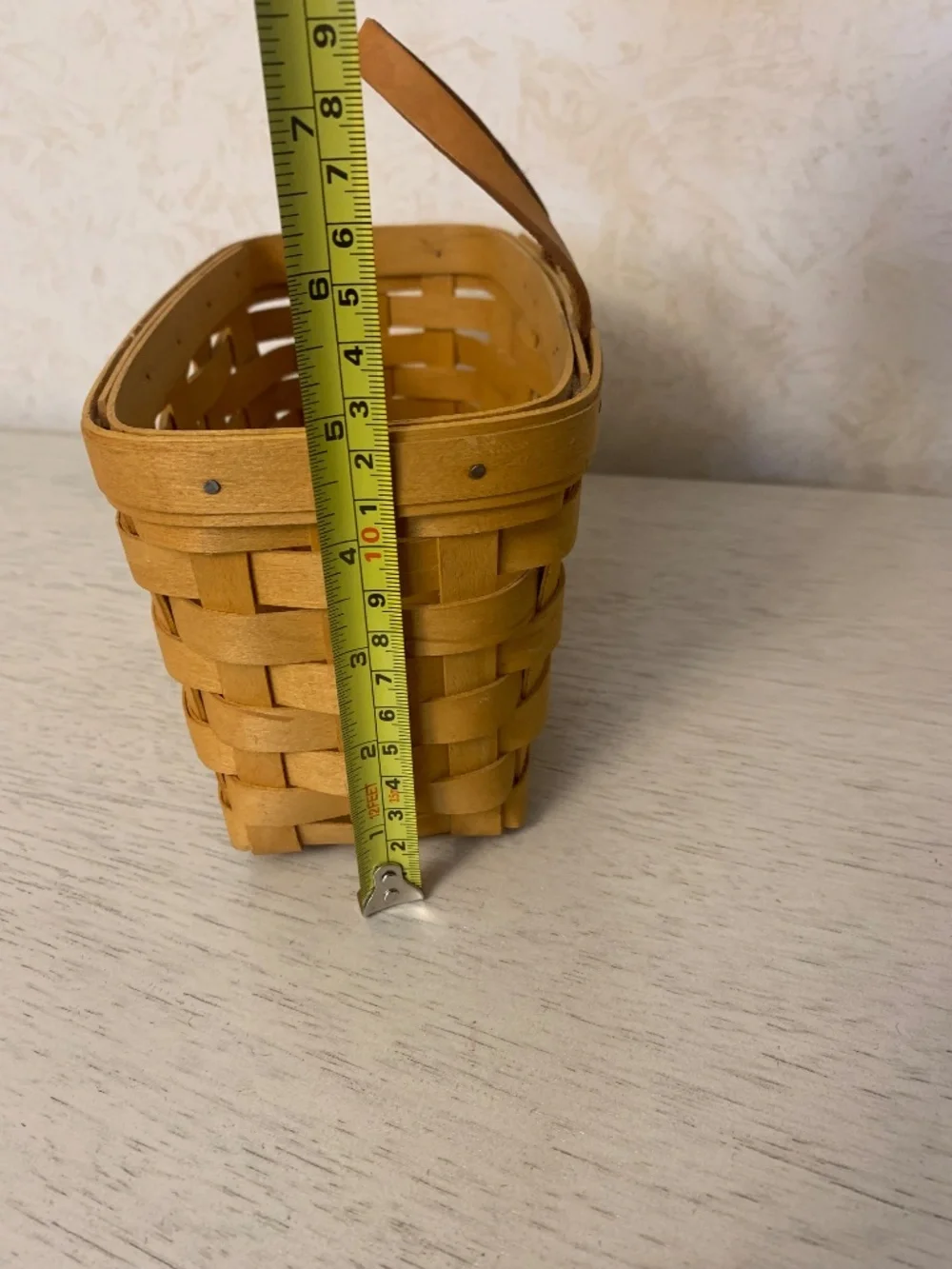 Beautiful Medium-Sized Hanging Longaberger Basket